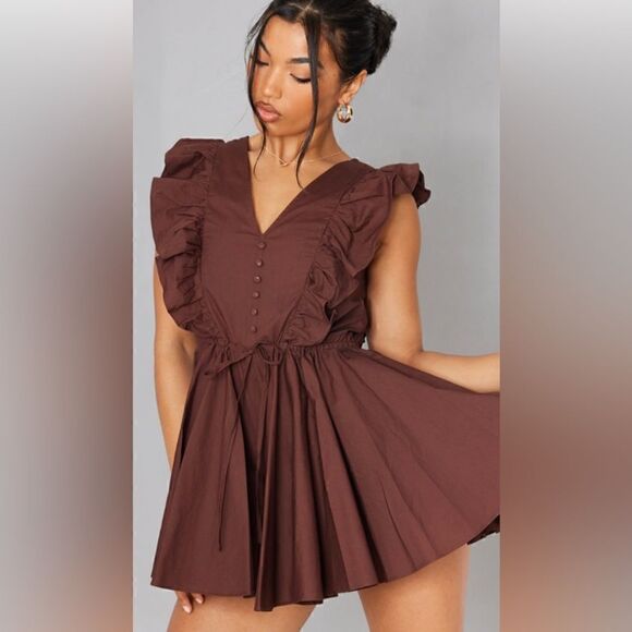 NWOT PrettyLittleThings Chocolate Poplin Button Detail Flare Short Romper size 1 - Picture 3 of 11